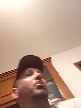 Snapshot of florin421 chatting on 04-15-26, 07:58 florin421 online show from 04-15-26, 07:58