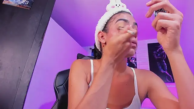 Snapshot of Alahia_Rodriguez chatting on 11-01-25, 09:39 Alahia Rodriguez online show from 11-01-25, 09:39