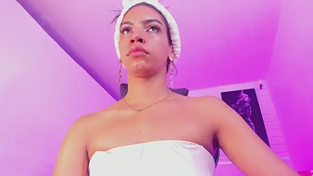 Snapshot of Alahia_Rodriguez chatting on 11-17-25, 12:11 Alahia Rodriguez online show from 11-17-25, 12:11