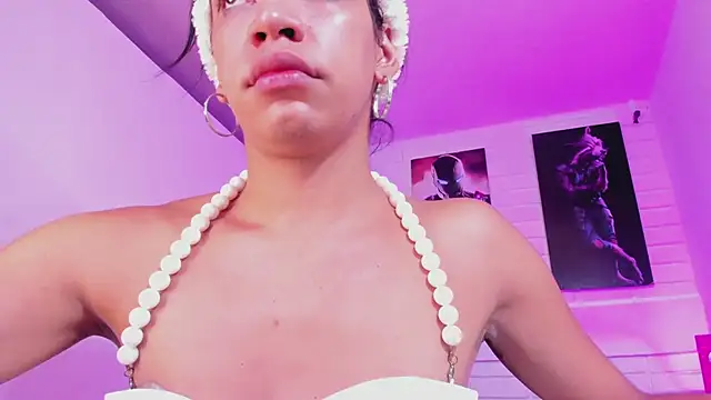 Snapshot of Alahia_Rodriguez chatting on 11-21-25, 12:48 Alahia Rodriguez online show from 11-21-25, 12:48