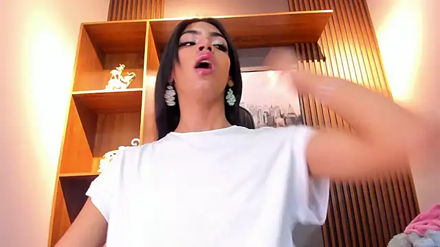 Snapshot of Alahia_Rodriguez chatting on 01-08-26, 01:13 Alahia Rodriguez online show from 01-08-26, 01:13