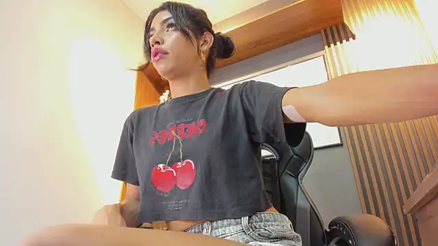 Snapshot of Alahia_Rodriguez chatting on 01-16-26, 07:07 Alahia Rodriguez online show from 01-16-26, 07:07