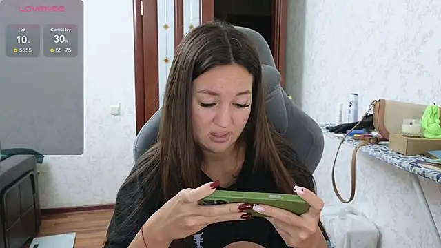 Snapshot of Nelly_Fischer chatting on 12-08-24, 04:39 Nelly Fischer online show from 12-08-24, 04:39