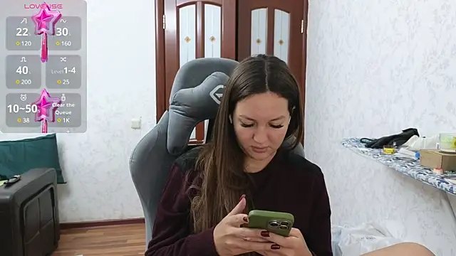 Snapshot of Nelly_Fischer chatting on 12-10-24, 01:22 Nelly Fischer online show from 12-10-24, 01:22