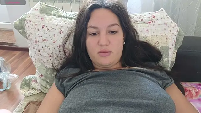 Snapshot of Nelly_Fischer chatting on 02-09-25, 08:33 Nelly Fischer online show from 02-09-25, 08:33