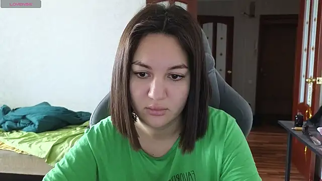 Snapshot of Nelly_Fischer chatting on 03-17-25, 07:24 Nelly Fischer online show from 03-17-25, 07:24