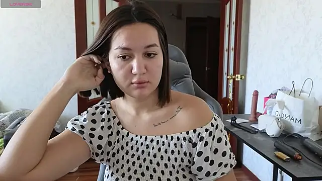 Snapshot of Nelly_Fischer chatting on 03-23-25, 06:37 Nelly Fischer online show from 03-23-25, 06:37