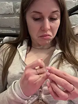 Snapshot of MilissaSee chatting on 03-05-25, 04:02 MilissaSee online show from 03-05-25, 04:02