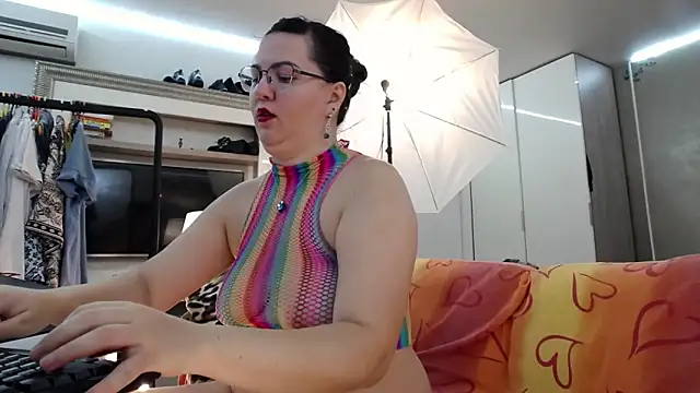 ILoveToFeelU online show from 10-14-25, 01:50