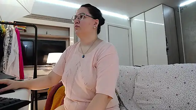 Snapshot of ILoveToFeelU chatting on 06-22-26, 02:02 ILoveToFeelU online show from 06-22-26, 02:02