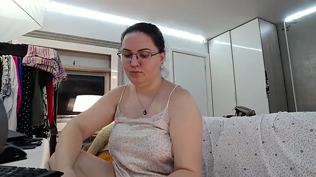 Snapshot of ILoveToFeelU chatting on 06-24-26, 09:03 ILoveToFeelU online show from 06-24-26, 09:03