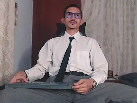 HomeAloneK online show from 10-21-25, 07:58