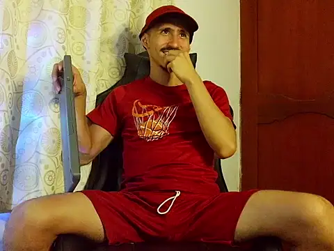 Snapshot of HomeAloneK chatting on 04-22-26, 07:26 HomeAloneK online show from 04-22-26, 07:26