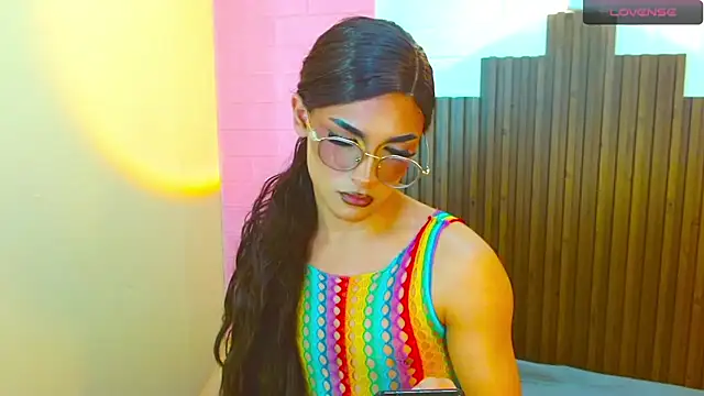 Snapshot of Mike_Nourr chatting on 12-15-24, 09:35 Mike Nourr online show from 12-15-24, 09:35