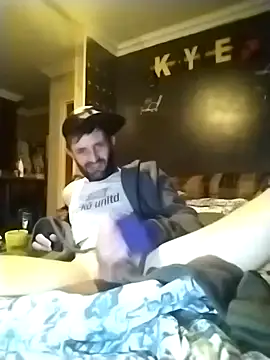 Nawtyslaveteen online show from 11-17-25, 01:33