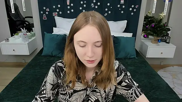 Snapshot of Cowell_Adelina chatting on 01-14-25, 02:43 Cowell Adelina online show from 01-14-25, 02:43