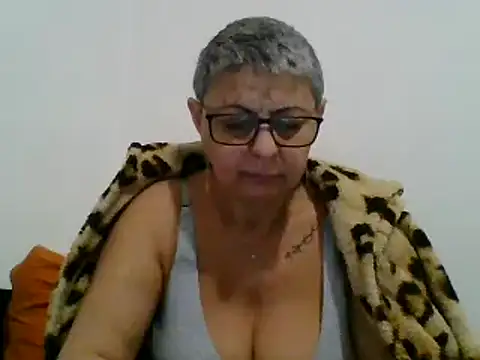 Snapshot of roseblak42 chatting on 02-06-25, 06:35 roseblak42 online show from 02-06-25, 06:35