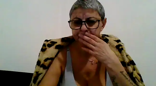 Snapshot of roseblak42 chatting on 02-14-25, 05:36 roseblak42 online show from 02-14-25, 05:36