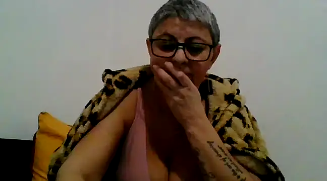 Snapshot of roseblak42 chatting on 02-21-25, 05:20 roseblak42 online show from 02-21-25, 05:20