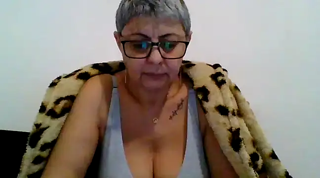 Snapshot of roseblak42 chatting on 03-01-25, 03:38 roseblak42 online show from 03-01-25, 03:38