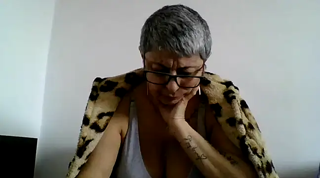 Snapshot of roseblak42 chatting on 03-03-25, 01:09 roseblak42 online show from 03-03-25, 01:09