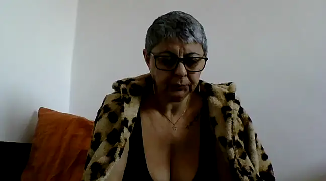 Snapshot of roseblak42 chatting on 03-05-25, 10:55 roseblak42 online show from 03-05-25, 10:55