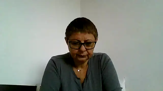 Snapshot of roseblak42 chatting on 10-03-25, 08:33 roseblak42 online show from 10-03-25, 08:33