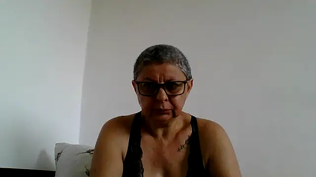 roseblak42 online show from 07-02-26, 03:51