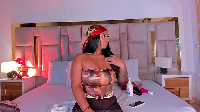 Miss Abigail  online show from 10-22-25, 01:22