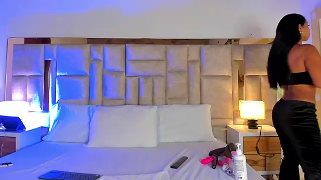 Miss Abigail  online show from 02-26-26, 12:48