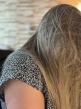  Abril-Office1 online show from 02-18-26, 03:19