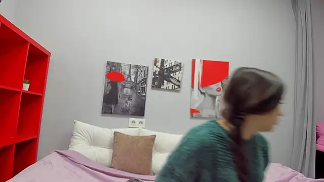 Snapshot of Tiny_JuJu chatting on 10-24-25, 01:13 Tiny JuJu online show from 10-24-25, 01:13