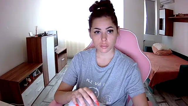 LovelyJulliette online show from 09-26-25, 09:02