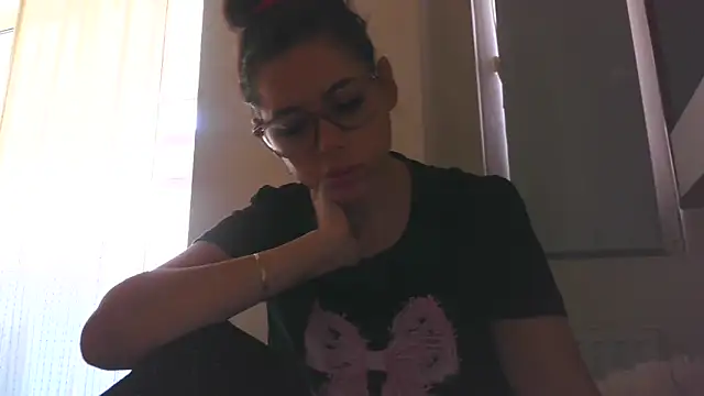 LovelyJulliette online show from 10-17-25, 09:23