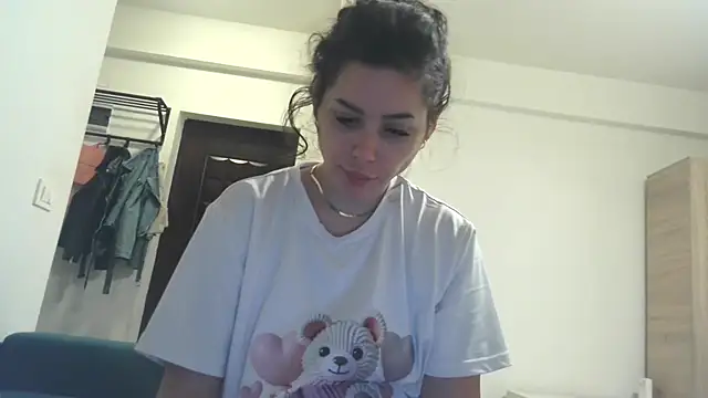 LovelyJulliette online show from 11-16-25, 04:45