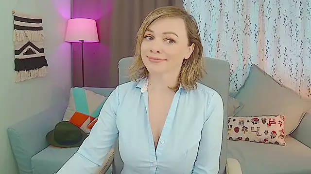 NandiSmile online show from 10-21-25, 06:47