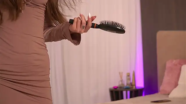 Snapshot of KaylaBray chatting on 02-08-25, 03:19 KaylaBray online show from 02-08-25, 03:19