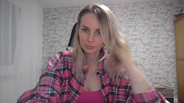 Snapshot of AlissonBia chatting on 09-15-25, 08:42 AlissonBia online show from 09-15-25, 08:42