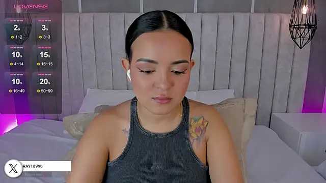 lea gray online show from 10-27-25, 06:23