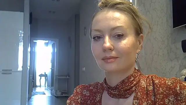 Snapshot of ZarinaSwift chatting on 05-30-26, 06:32 ZarinaSwift online show from 05-30-26, 06:32