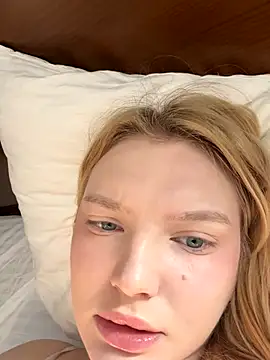 Snapshot of AmmyHot chatting on 11-15-25, 03:59 AmmyHot online show from 11-15-25, 03:59