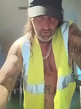 Snapshot of Hotbodyscottie chatting on 10-28-25, 12:52 Hotbodyscottie online show from 10-28-25, 12:52