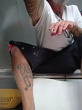 Snapshot of Hotbodyscottie chatting on 11-15-25, 10:26 Hotbodyscottie online show from 11-15-25, 10:26