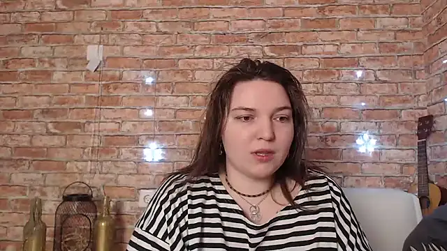 Snapshot of Amelia_Kiss_ chatting on 12-31-24, 12:43 Amelia Kiss online show from 12-31-24, 12:43
