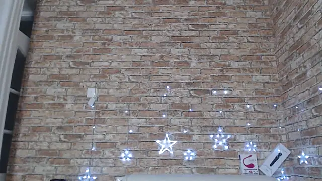 Amelia Kiss  online show from 12-22-25, 12:40