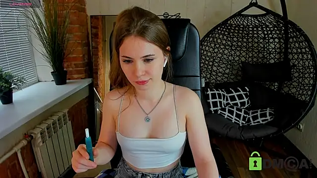 Snapshot of Caitlin_Carey chatting on 02-05-26, 07:35 Caitlin Carey online show from 02-05-26, 07:35