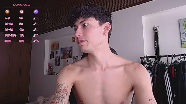 Snapshot of Amahd696 chatting on 11-05-25, 01:44 Amahd696 online show from 11-05-25, 01:44