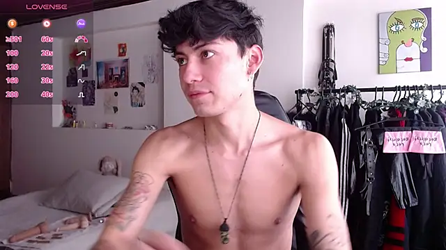 Snapshot of Amahd696 chatting on 11-19-25, 02:17 Amahd696 online show from 11-19-25, 02:17