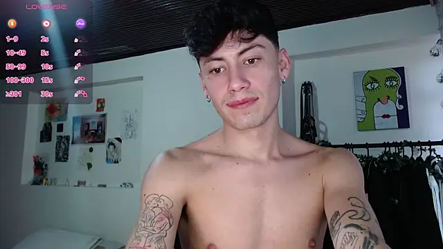 Snapshot of Amahd696 chatting on 11-21-25, 10:19 Amahd696 online show from 11-21-25, 10:19