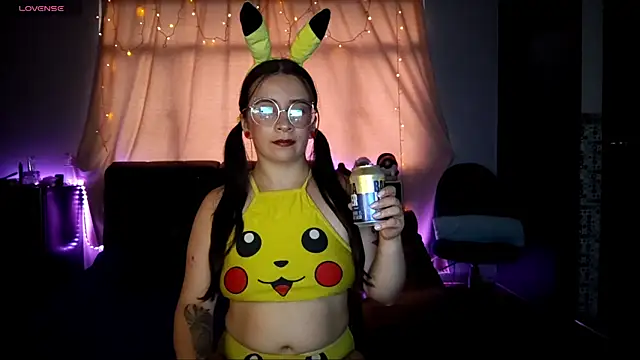 Snapshot of Alaia_sam chatting on 06-19-26, 10:57 Alaia sam online show from 06-19-26, 10:57